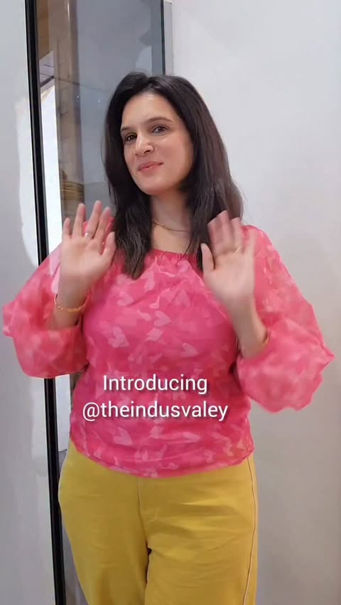 Instagram post by @snowflakes_decorandlifestyle for The Indus Valley. Caption reads: 💚 The Indus Valley: 100% Healthy Cookware

🤩 For....