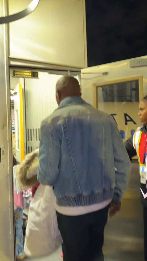 Instagram post by @shameamorton for Disney Parks. Caption reads: [...] I on this #Magical @disneycruiseline....