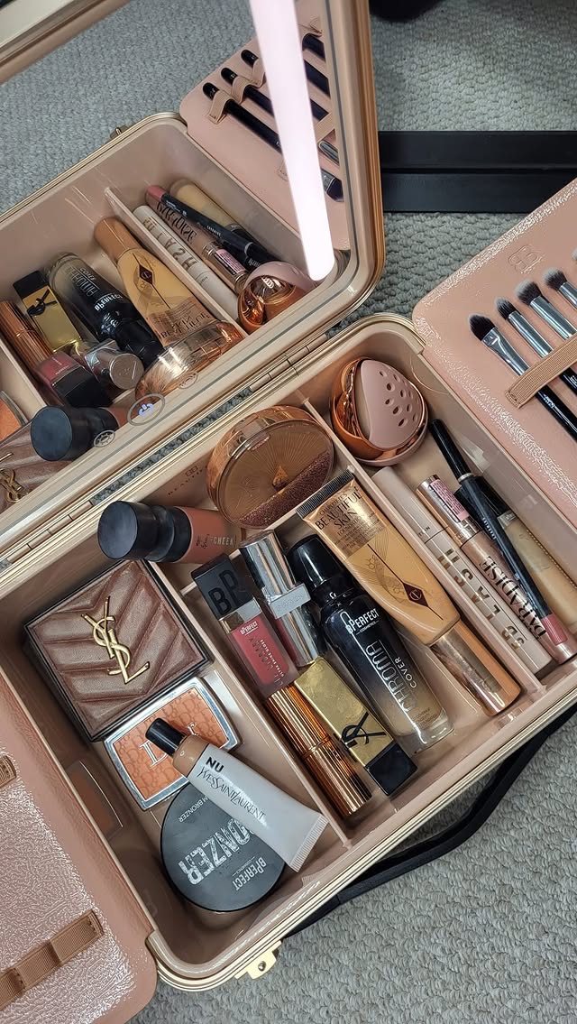 Instagram post by @hannahluloves for Beautifect. Caption reads: Unboxing my new @beautifect vanity case. Can we....
