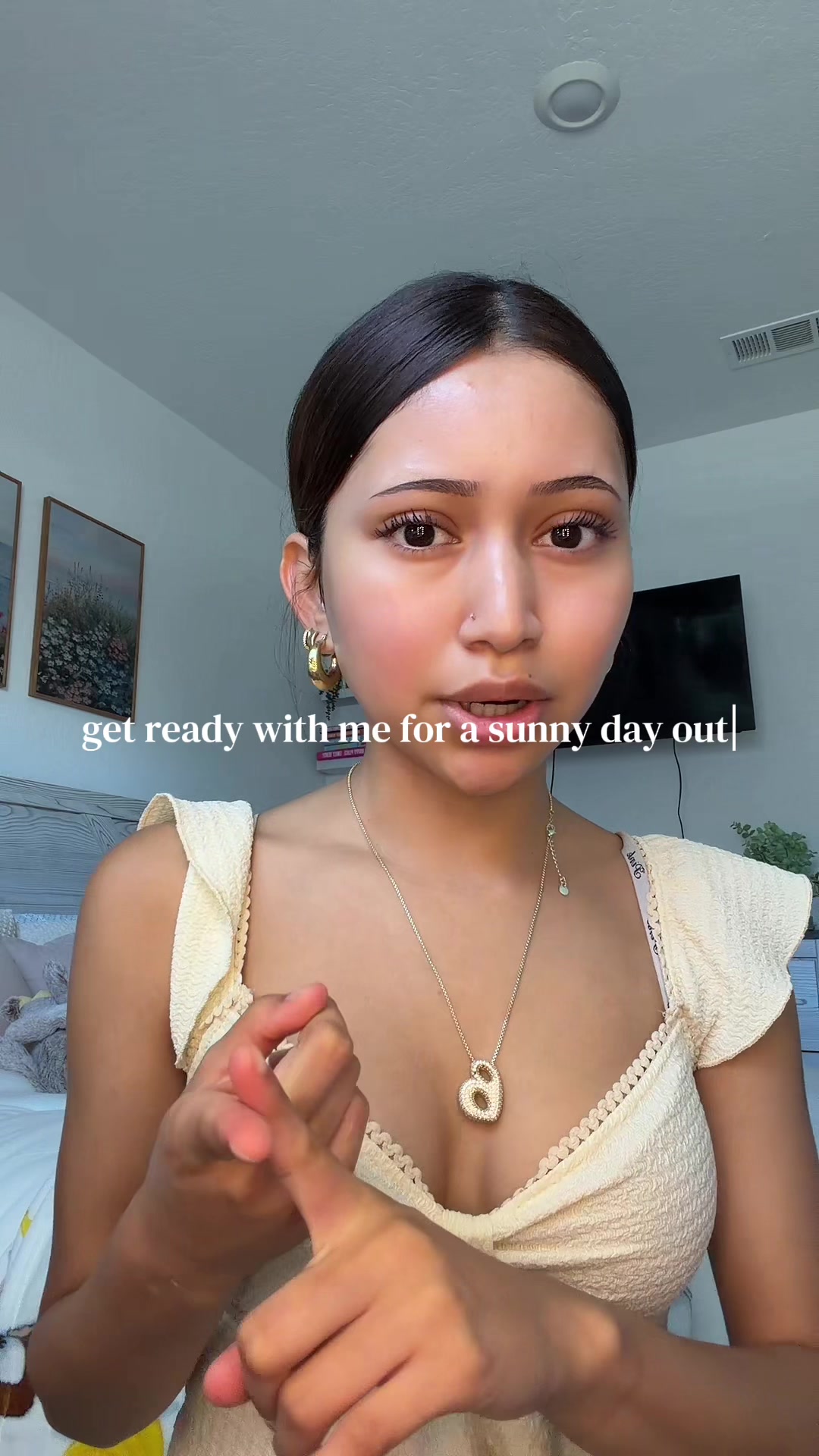 TikTok post by @bellavvgrwm for Mistine. Caption reads: @MISTINE SKINCARE #summeressentials [...].