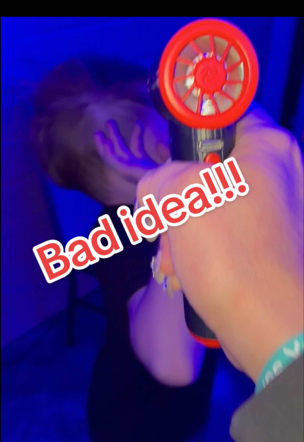 TikTok post by @jonesattheendoftheblock for GOOLOO Deutschland. Caption reads: #GOOLOO F3 Electric Air Duster-@GoolooOfficial.