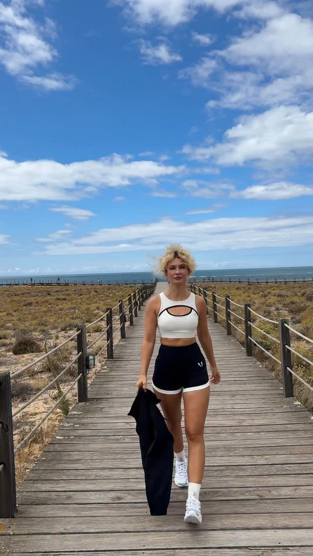 Instagram post by @magdalene_cherry for FIRMABS. Caption reads: Little  windy today but green light go 💪😍. I....