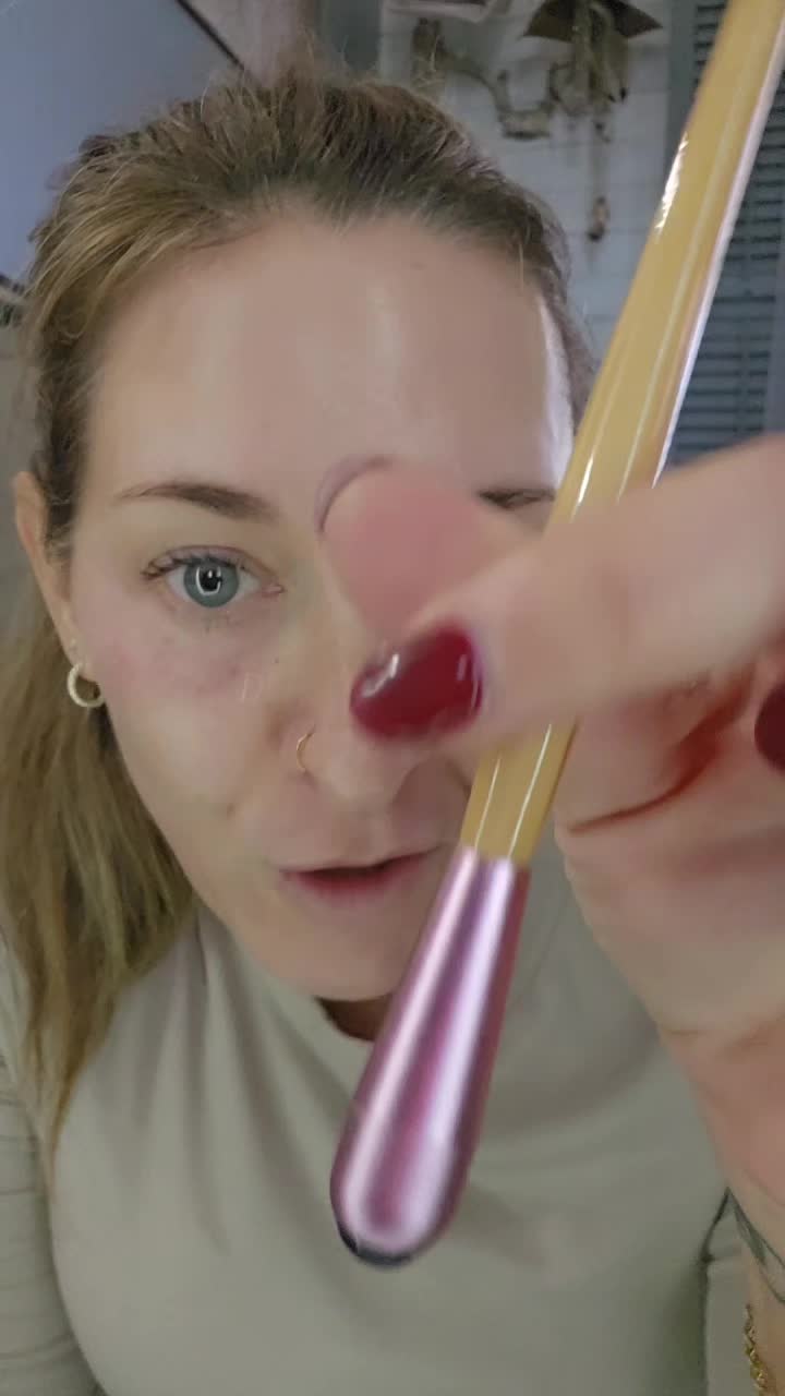 TikTok post by @megngriswold for Palimder. Caption reads: [...] #beautyfinds #undereyetool #diybeauty....