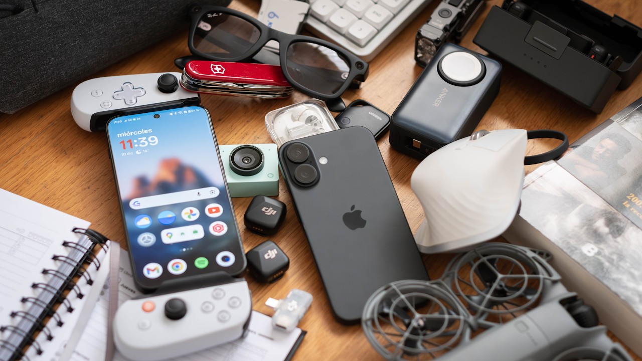 YouTube post by @Albert_Bermejo for OBSBOT. Caption reads: 30+ Gift Ideas | Technology, Accessories, and....