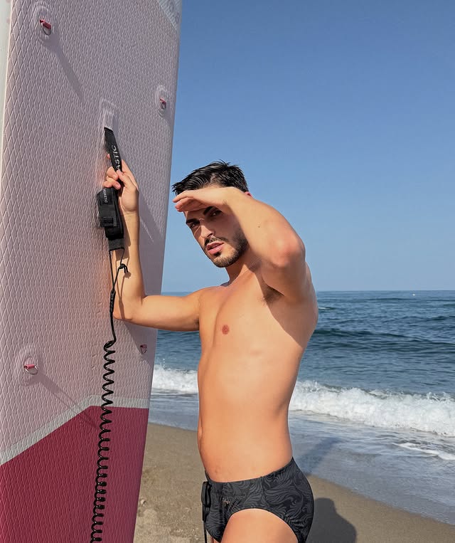 Instagram post by @cristobaljee for SALIGIA. Caption reads: 🏄‍♀️ x @saligia #publi.