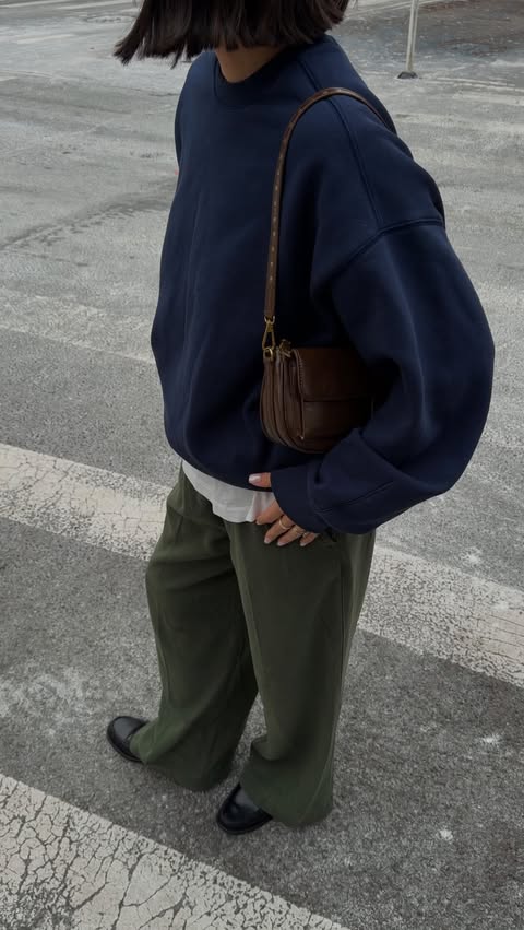 Instagram post by @jules.jacobson for Everlane. Caption reads: [...] my winter mood with a capsule wardrobe....