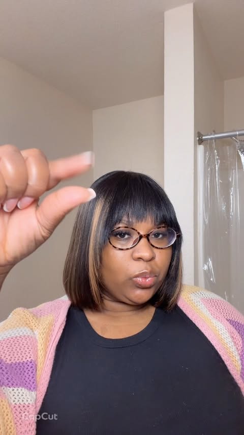 Instagram post by @niimonai for Luvme Hair. Caption reads: [...] NY07 for 28% sitewide !! LINK IN BIO....