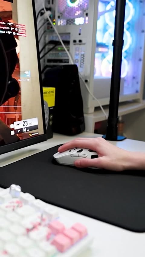 Instagram post by @lexilemonhead for CORSAIR. Caption reads: Wondering which @corsair SABRE v2 mouse is right....