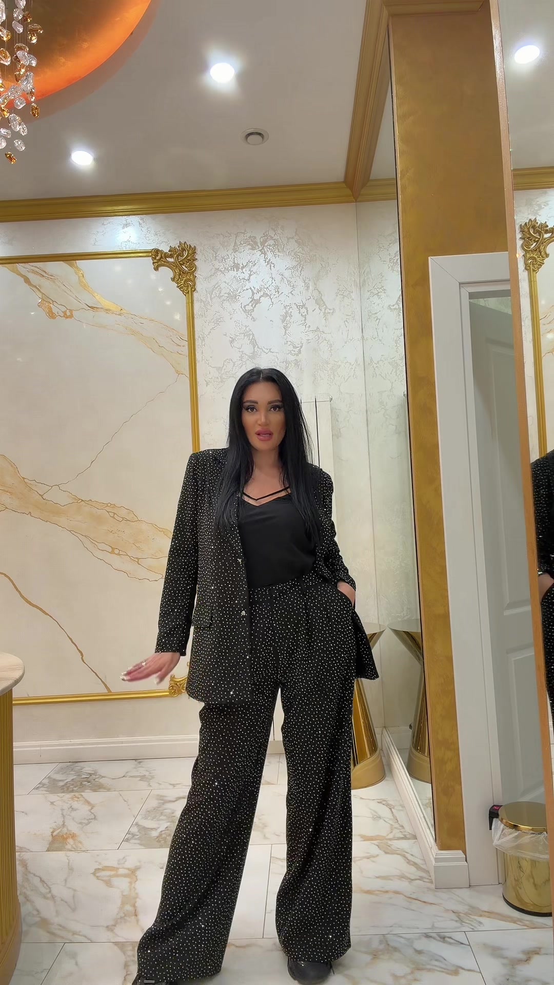 TikTok post by @alinaalecu1810 for Trendyol. Caption reads: [...] colectia “PANTALONI/ BLUGI LUNGI” 💎🖤....