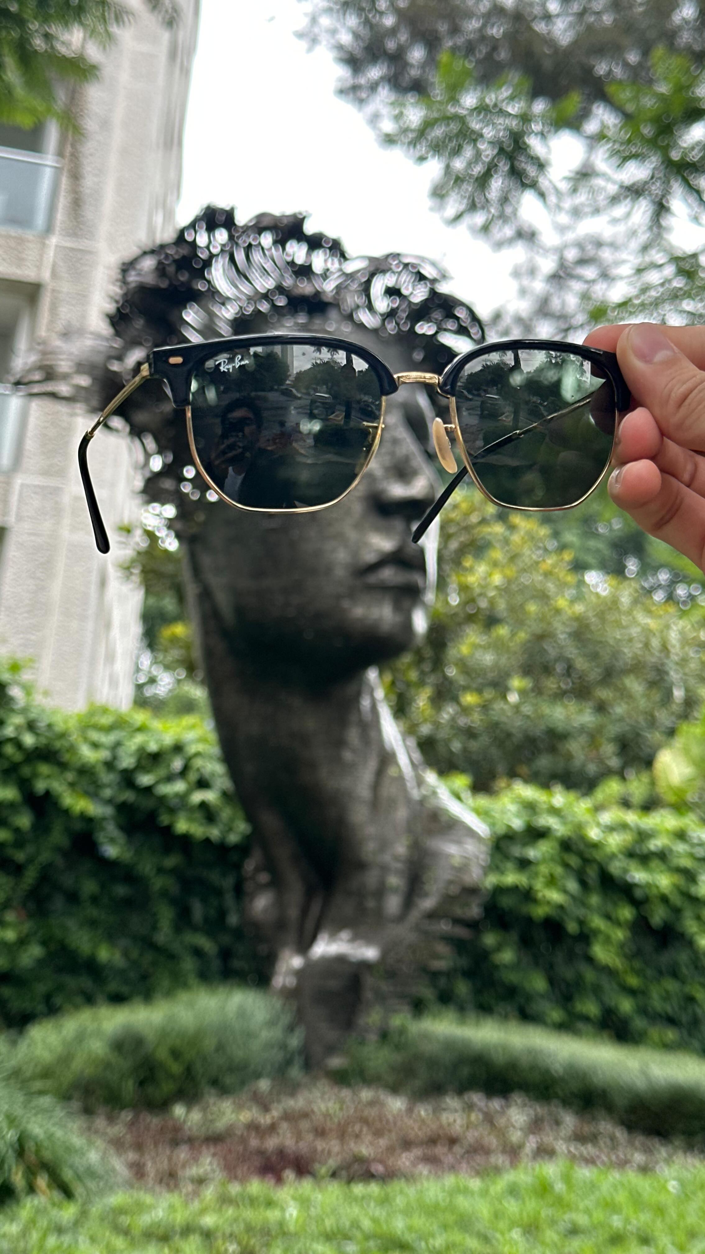 Instagram post by @danojzr for Coppel. Caption reads: estaba buscando los lentes de sol ideales y los....