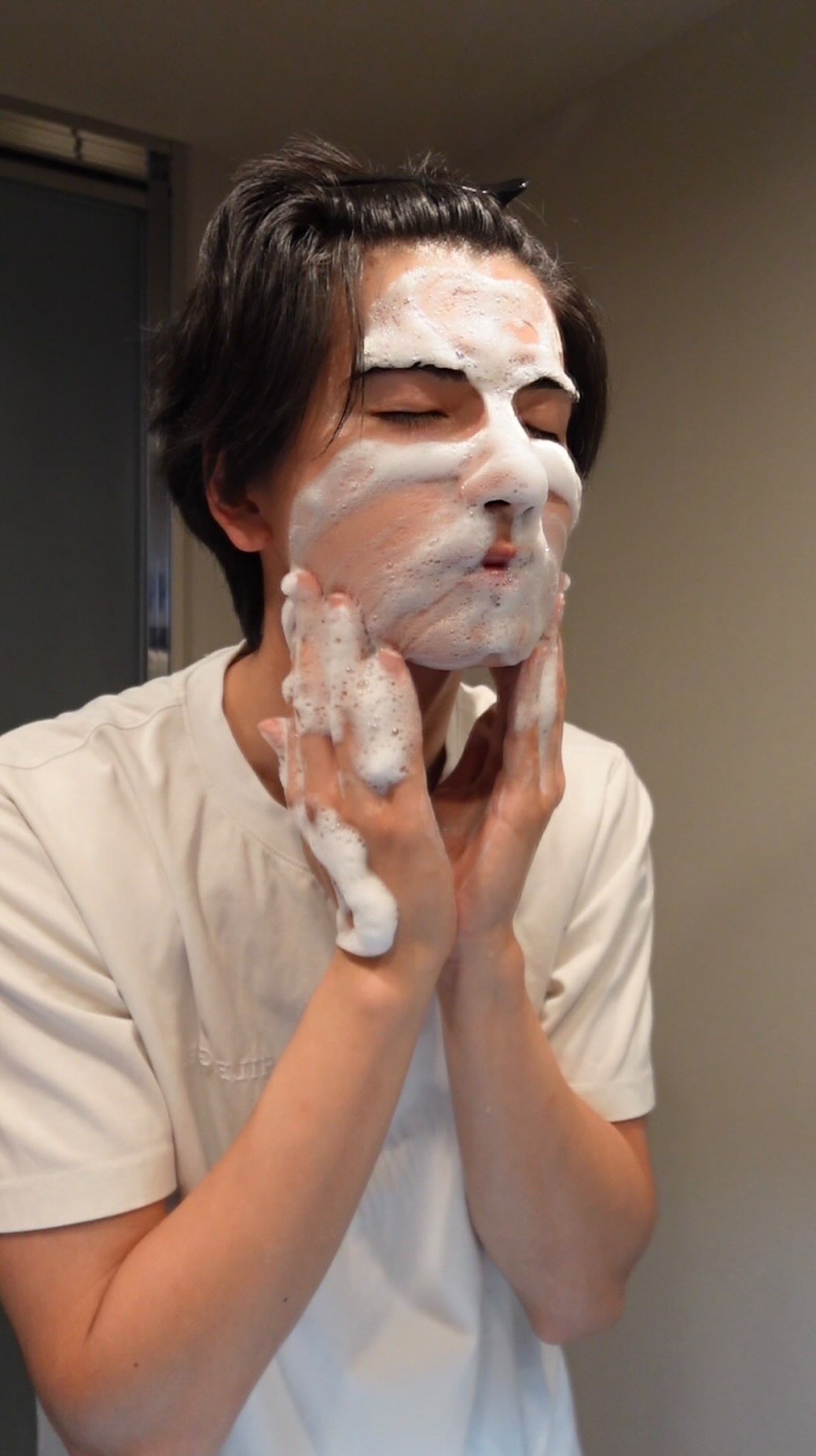 Instagram post by @go_kkki_ for Kiehl's Japan. Caption reads: しっかり皮脂や汚れは落としたいけど、洗った後のつっぱりや乾燥は正直イヤ。

そんな悩みを解決してくれ....