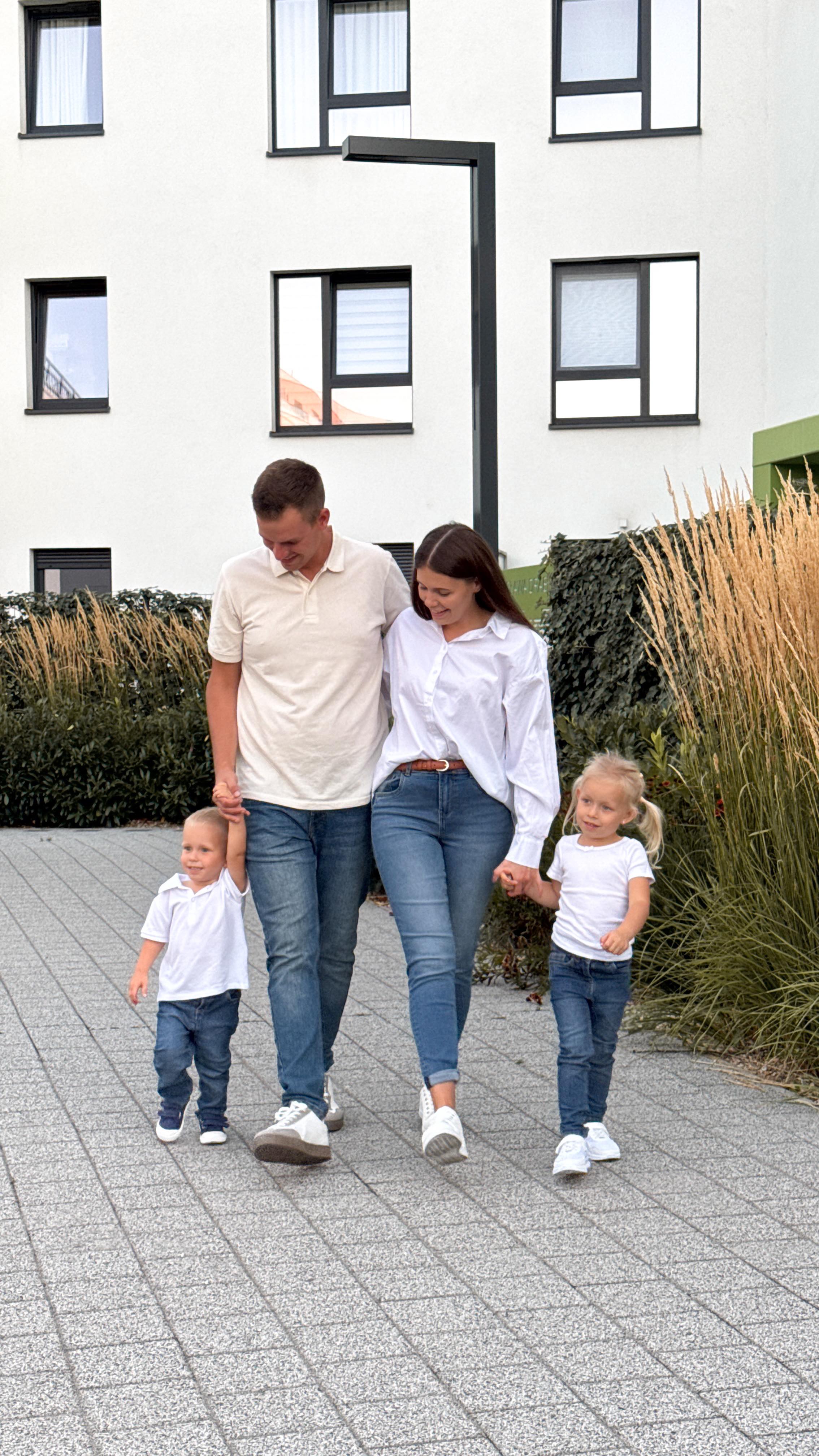 Instagram post by @paulastanny for Carrefourpolska. Caption reads: Zaczął się wrzesień i razem z nim... czas na....