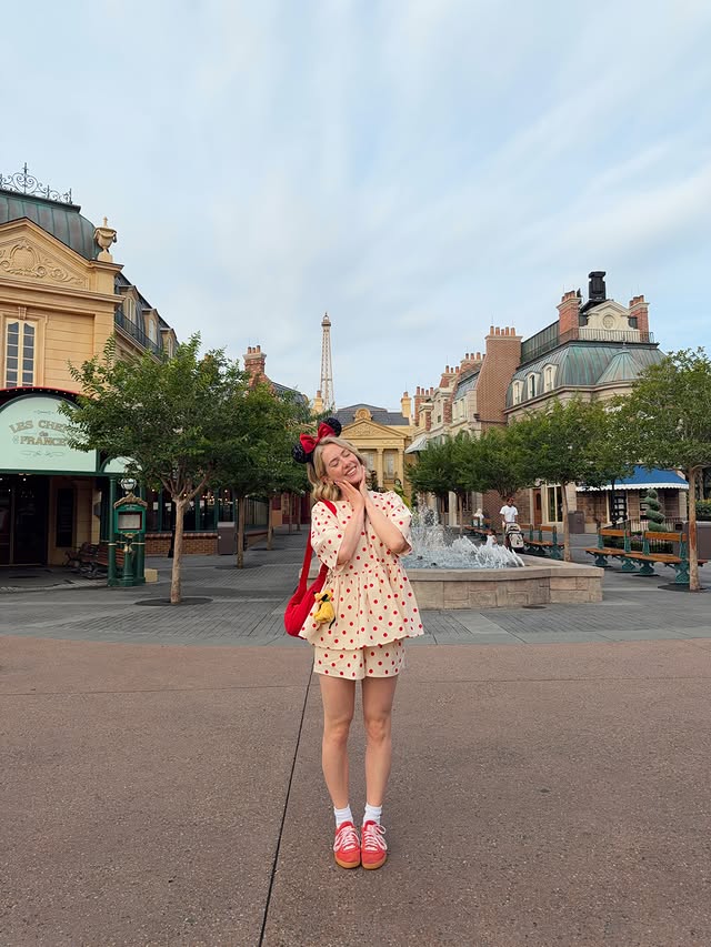 Instagram post by @indiaamoon for Walt Disney World. Caption reads: @waltdisneyworld HOLLYWOOD STUDIOS & EPCOT!!!!!....
