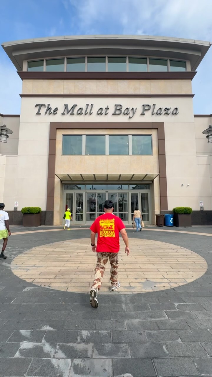 Instagram post by @amaurysgrullon for Champs Sports. Caption reads: ✨YERRRR! Welcome to The @mallatbayplaza in The....