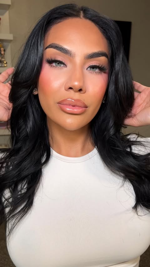 Instagram post by @maryellamakeup for Myeyebb. Caption reads: [...] eyes who dis 👀🤭 Contact Lenses from....