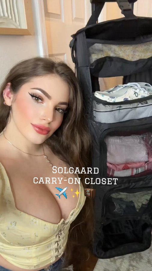 Instagram post by @gimmieneck for Solgaard. Caption reads: [...] 🤌🏻✨ traveling is so much better with....