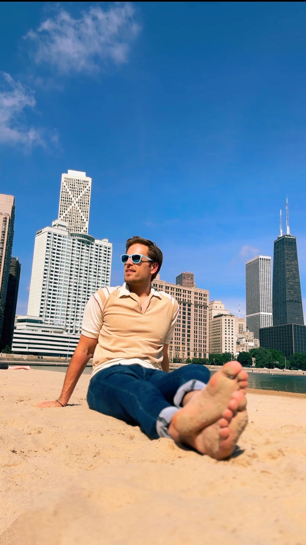 Instagram post by @danamboyer for HotelTonight. Caption reads: #ad @HotelTonight making it ridiculously easy to....