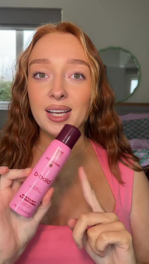 Instagram post by @aoifeekellyy.mua for Primark. Caption reads: [...] the viral instant airbrush in multiple....