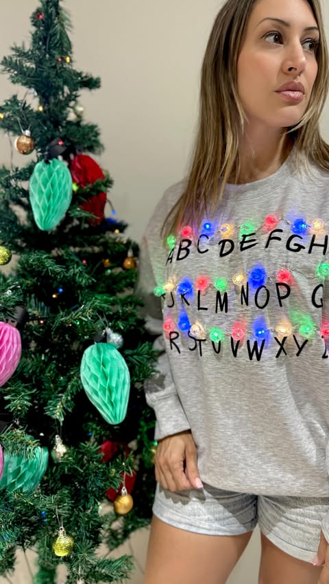 Instagram post by @diaryofdespina for Cricut. Caption reads: [...] with the Upside Down. Made with my Cricut....