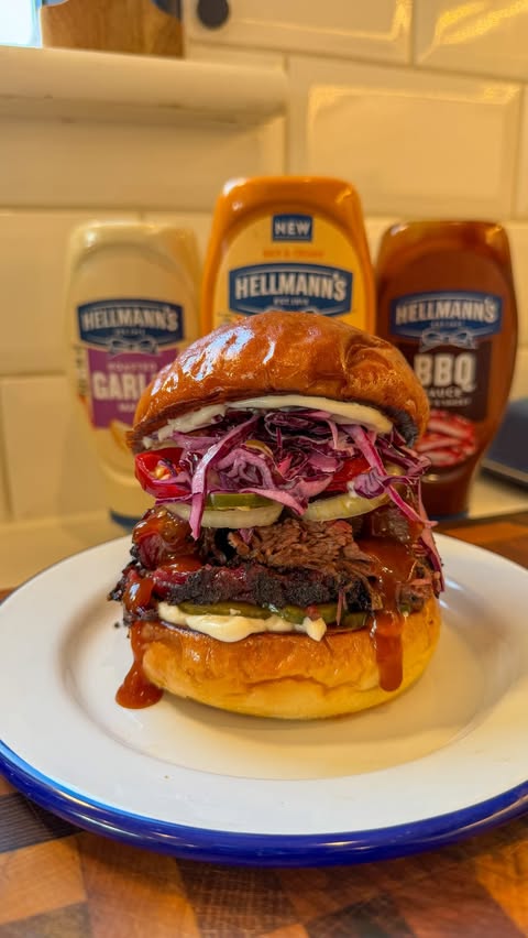 Instagram post by @thegrubworkskitchen for Hellmann's. Caption reads: [...] quick slaw. All tied together using....