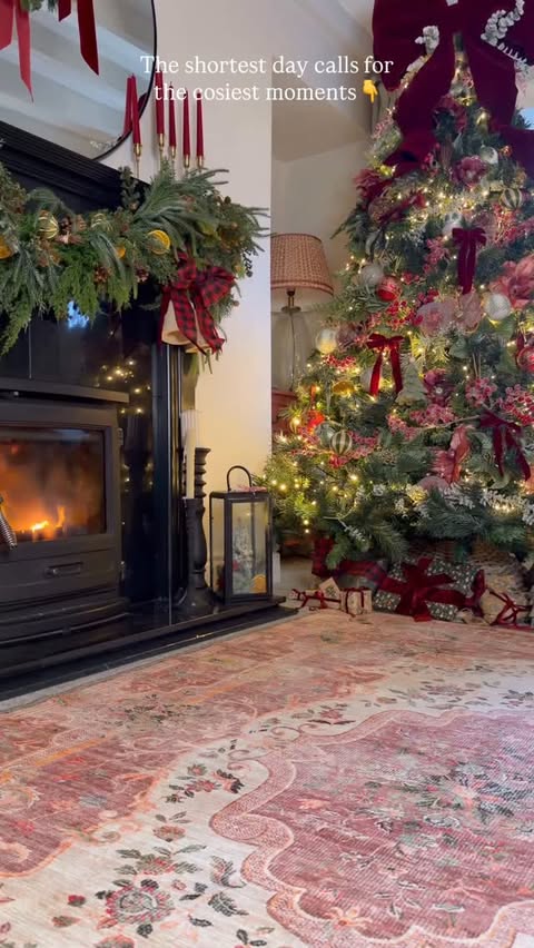 Instagram post by @makeovermarketst for Kukoon Rugs. Caption reads: [...] adding the ‘Pink Medallion Rug from....