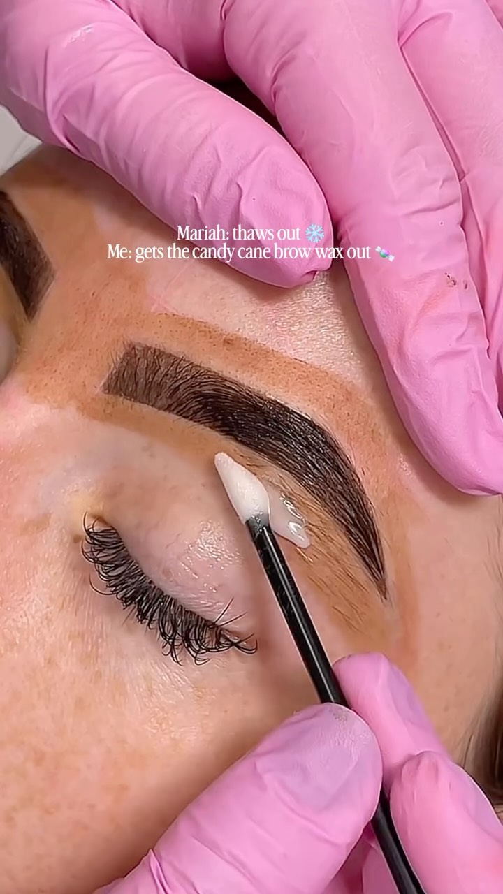 Instagram post by @totalbeautylauren for Beautiful Brows & Lashes. Caption reads: use code BBLAUREN to save 💸 this is candy cane....