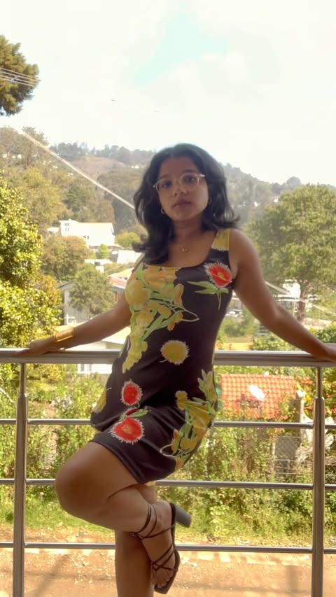 Instagram post by @swethaii for NEWME. Caption reads: 🍋🌕🐝💛✨

Id -7614400

#elitebynewme #newmegals....