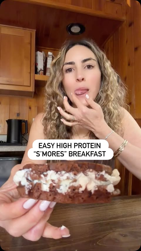 Instagram post by @ilanamuhlsteinrd for Banza. Caption reads: These @eatbanza waffles are so convenient for a....