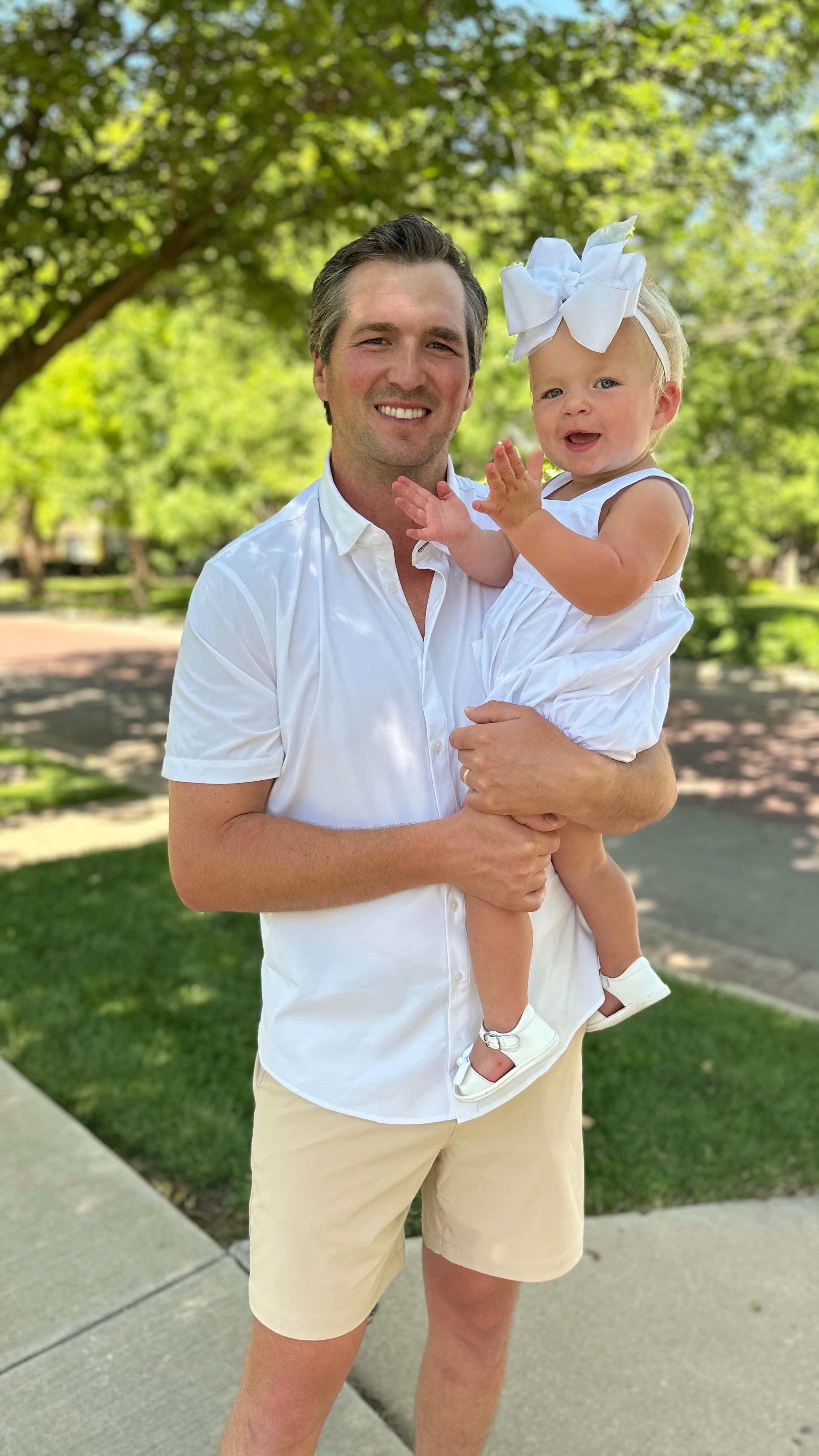 Instagram post by @lynleeposton for Mizzen+Main. Caption reads: [...] while doing it @mizzenandmain....