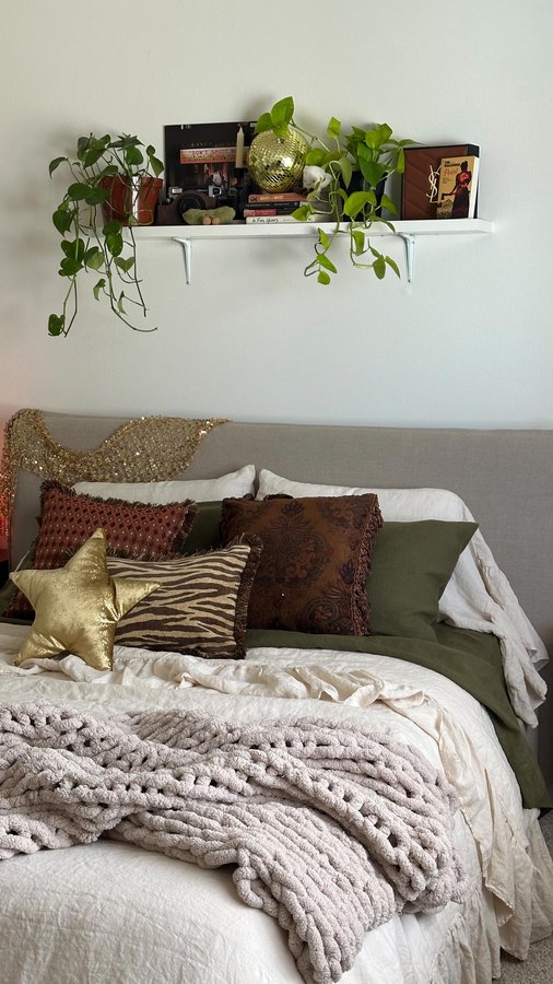 Instagram post by @charliandrea for Sixpenny. Caption reads: new @sixpennyhome bed means fresh bedding ✨....