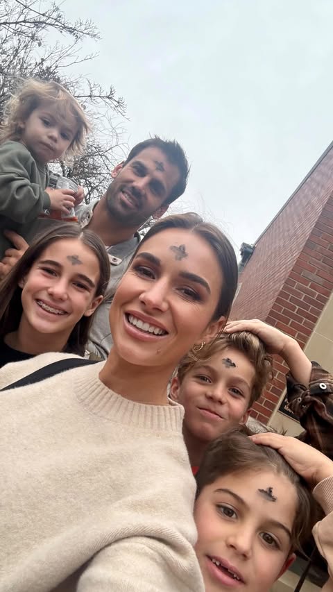 Instagram post by @jessiejamesdecker for Hallow. Caption reads: [...] love for you to join me. Download the Hallow....