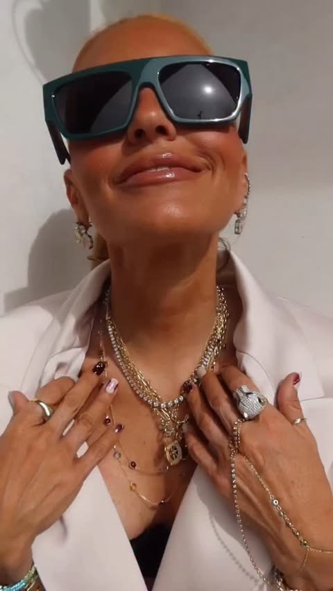 Instagram post by @shop.with.caroline for Effy Jewelry. Caption reads: Top 5 necklaces I’d pick from @effyjewelry and....