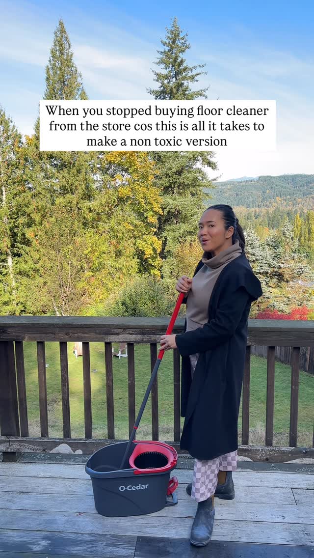 Instagram post by @elkeyzandstra for Albion Fit. Caption reads: Making sure we’re using effective yet non-toxic....