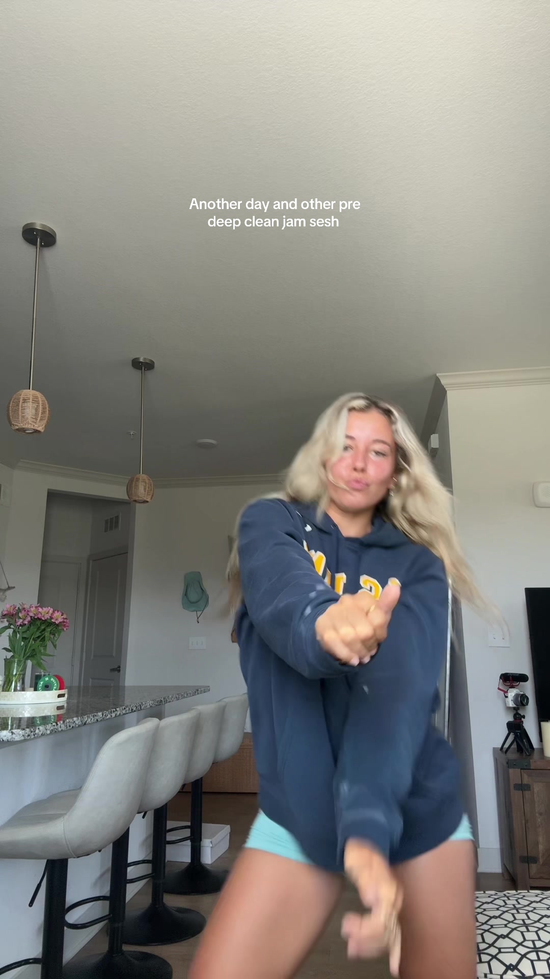 TikTok post by @julie.tirado for Yeoreo. Caption reads: [...] these are my fav gym shorts @YEOREO .