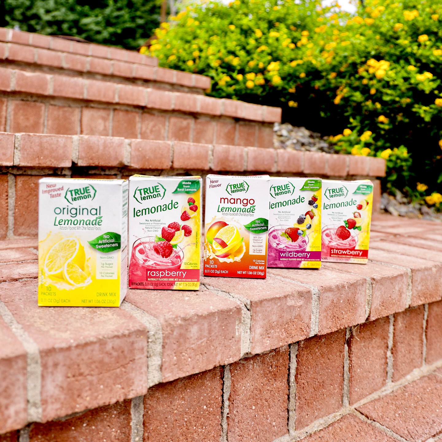 Instagram post by @mommy_view for True Lemon. Caption reads: 🍂 This little lineup of @truelemon is basically....