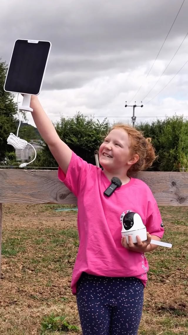 Instagram post by @jumpingwithivy for Reolink. Caption reads: [...] but thankfully we could rely on the Reolink....