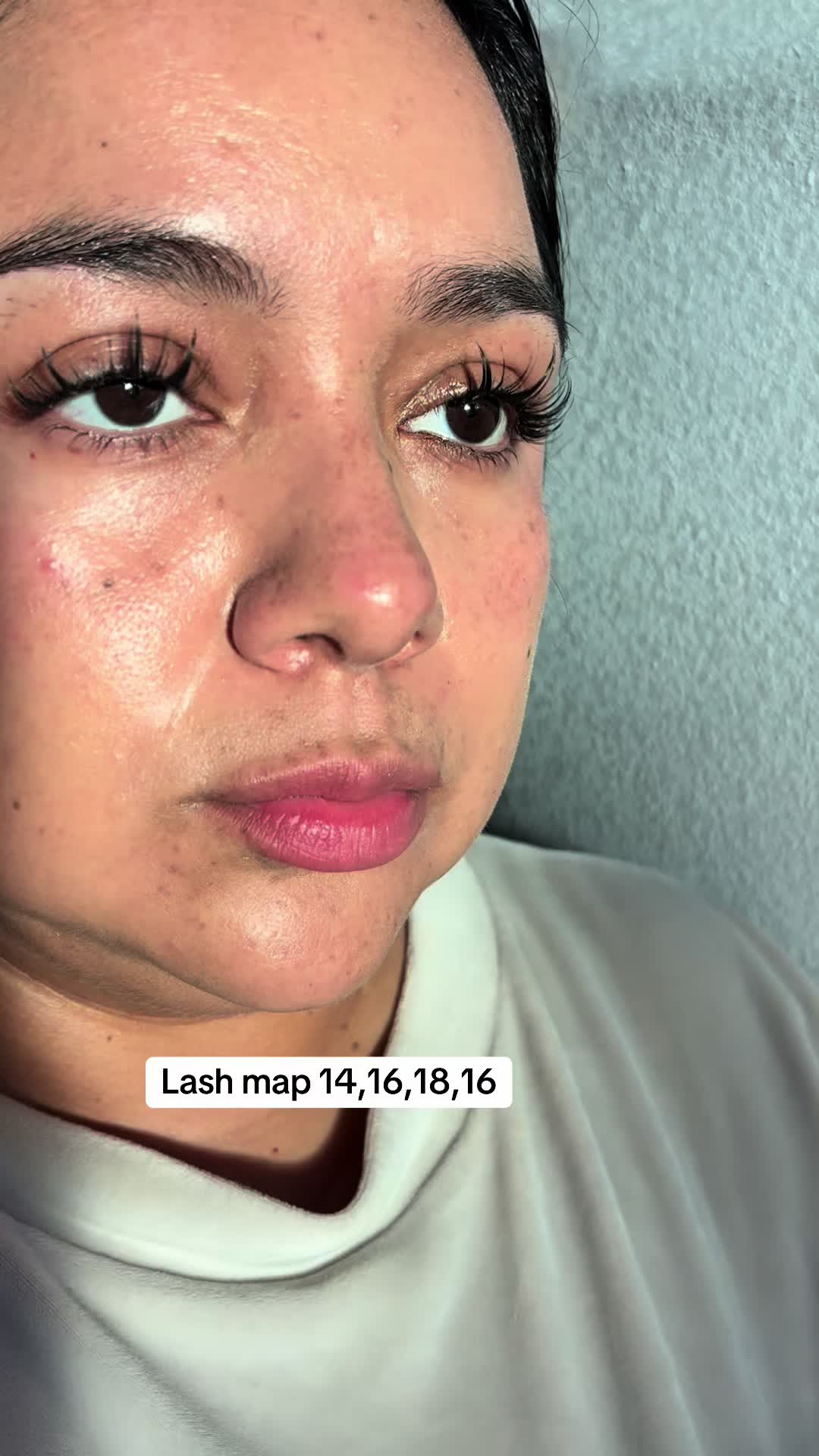 TikTok post by @deyaramirez238 for Fowendia Lashes. Caption reads: @Fowendia Lashes #fowendia #fowendialashes [...].