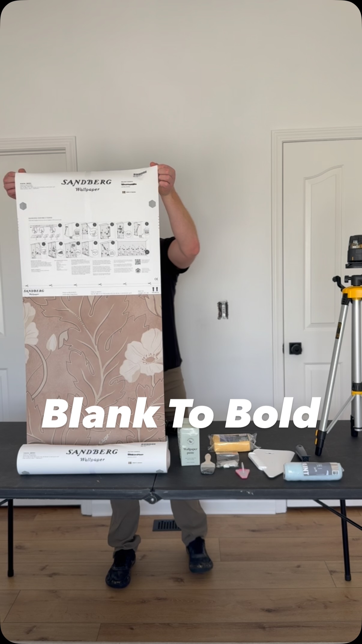 Instagram post by @satisfydiy2020 for Sandberg Wallpaper. Caption reads: Wallpaper is so back. And we went all in!

This....