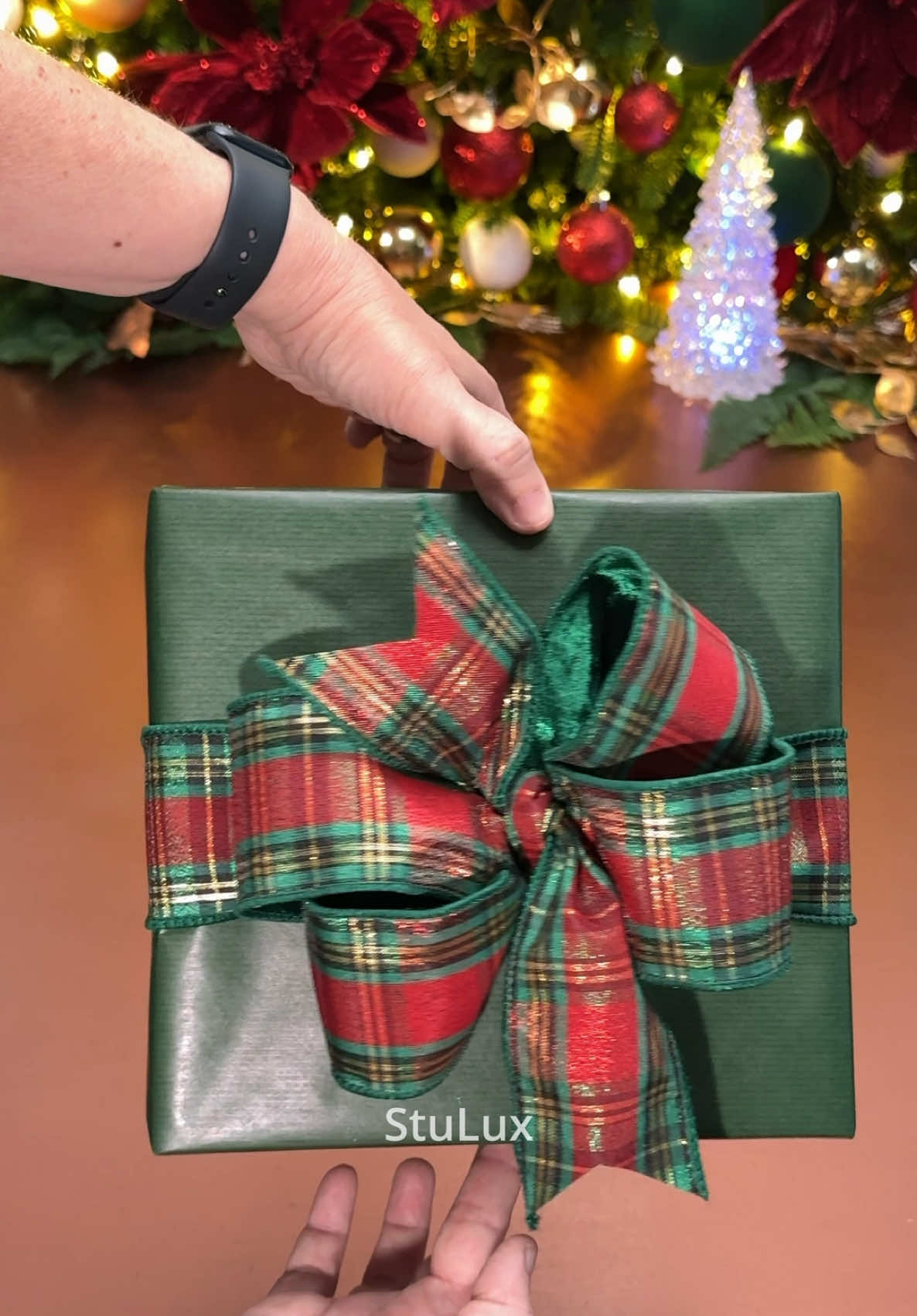 TikTok post by @stu.lux for Little ELF Products. Caption reads: [...] with my favorite Tools - the @Little ELF....