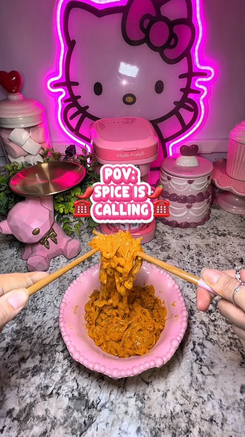 Instagram post by @darielisf_ for Buldak. Caption reads: #buldakpartner POV: 🌶️☎️ the spice was calling....