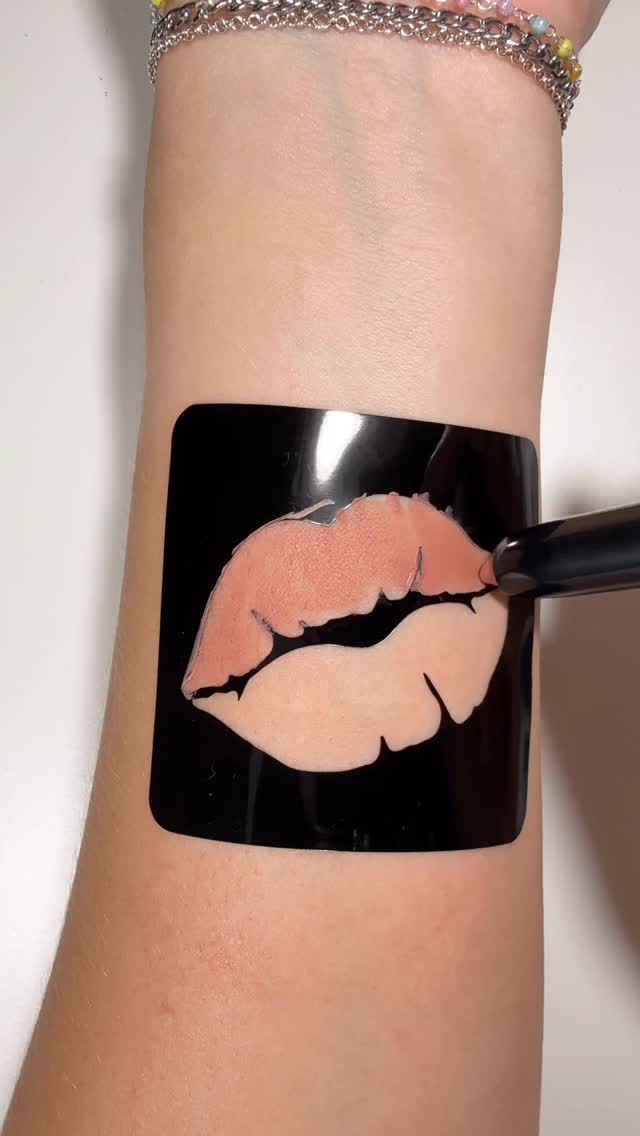 Instagram post by @bakeandglow for The Beauty Crop. Caption reads: @thebeautycrop x @jordanlipscombee collab *gifted*....