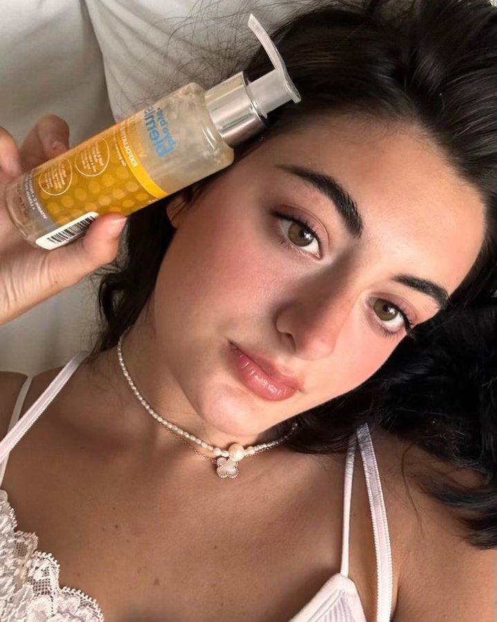 Instagram post by @officialjenniferleigh for Bye Bye Blemish. Caption reads: [...] my skin. That’s what brought me to....