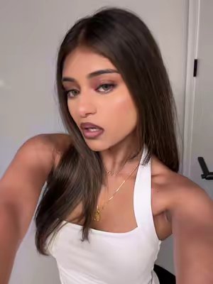 TikTok post by @anickaa.14 for ICE LERSKIN. Caption reads: Use code ANICKA20 for 20% off color: Neela Green....