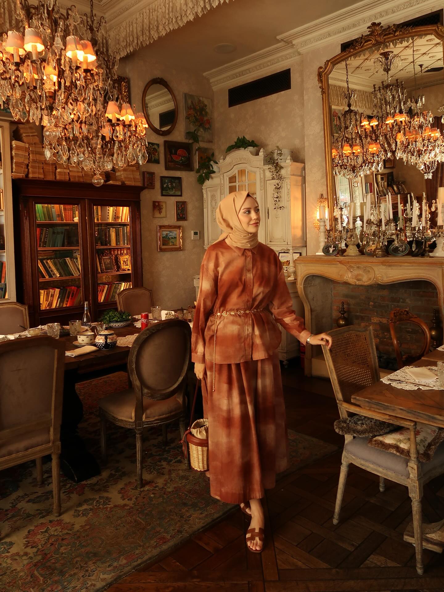 Instagram post by @aybukenurdemirci for Turkish Airlines. Caption reads: Bakü Dump 🤍🇦🇿 #reklam.