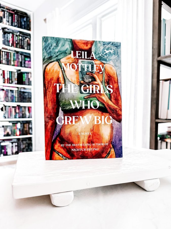 Instagram post by an influencer for Alfred A. Knopf. Caption reads: 𝗙𝗥𝗜𝗗𝗔𝗬 𝗙𝗔𝗩𝗘 ✨ | #gifted @aaknopf....