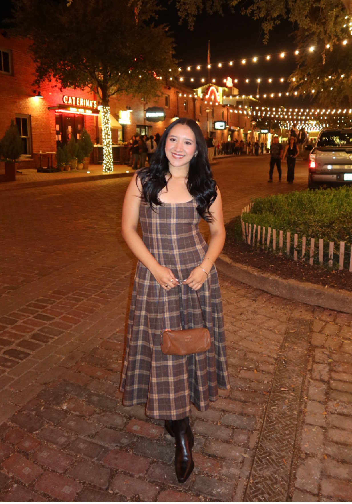 TikTok post by @nashlyvazquez for Steve Madden. Caption reads: [...] 🤎@Guizio @Oak and Fort @Miu Miu....