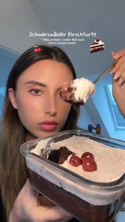 Instagram post by @laetitiaszabo for More Nutrition. Caption reads: [...] ihr immer maximal bei More Nutrition /....