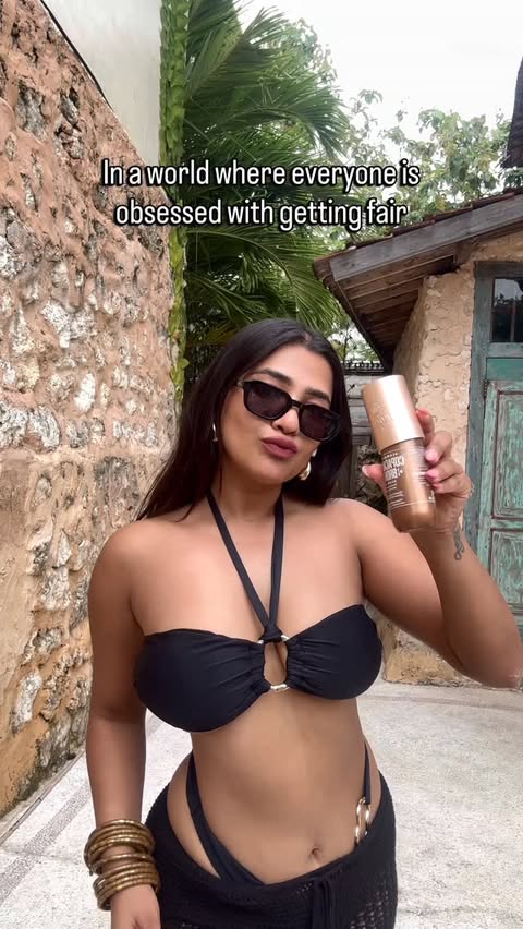 Instagram post by @aazthasharma for Sol de Janeiro. Caption reads: Because definition > everything.

Ever noticed how....