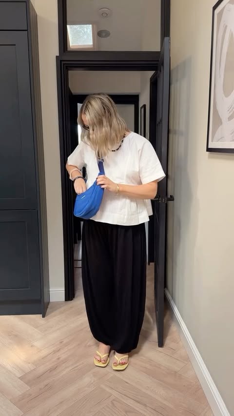 Instagram post by @lyds_wardrobe for Vivi Mari. Caption reads: [...] now 💙 literally obsessed with this....