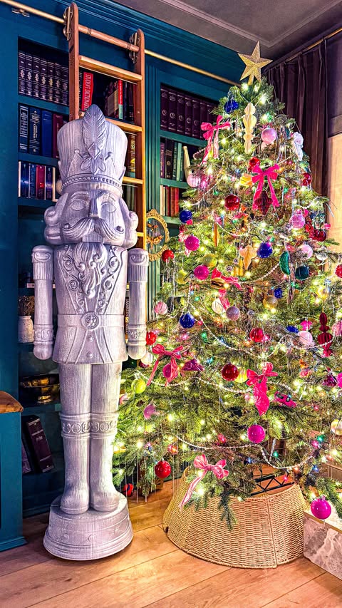 Instagram post by @the.dessy.dwelling for Krylon. Caption reads: [...] the secret is all in the paint. I used....